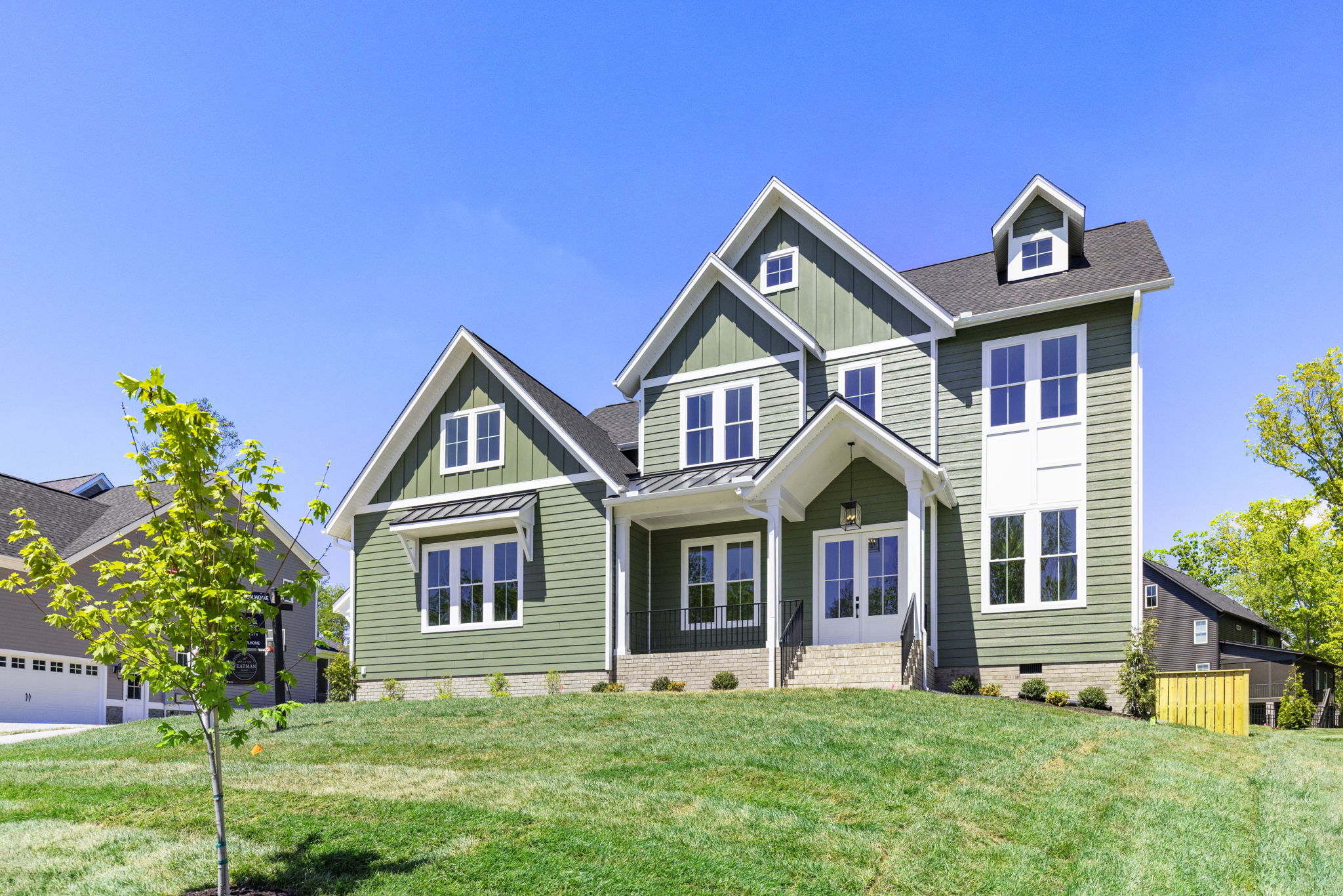 side view of 4624 Summer Lake Loop