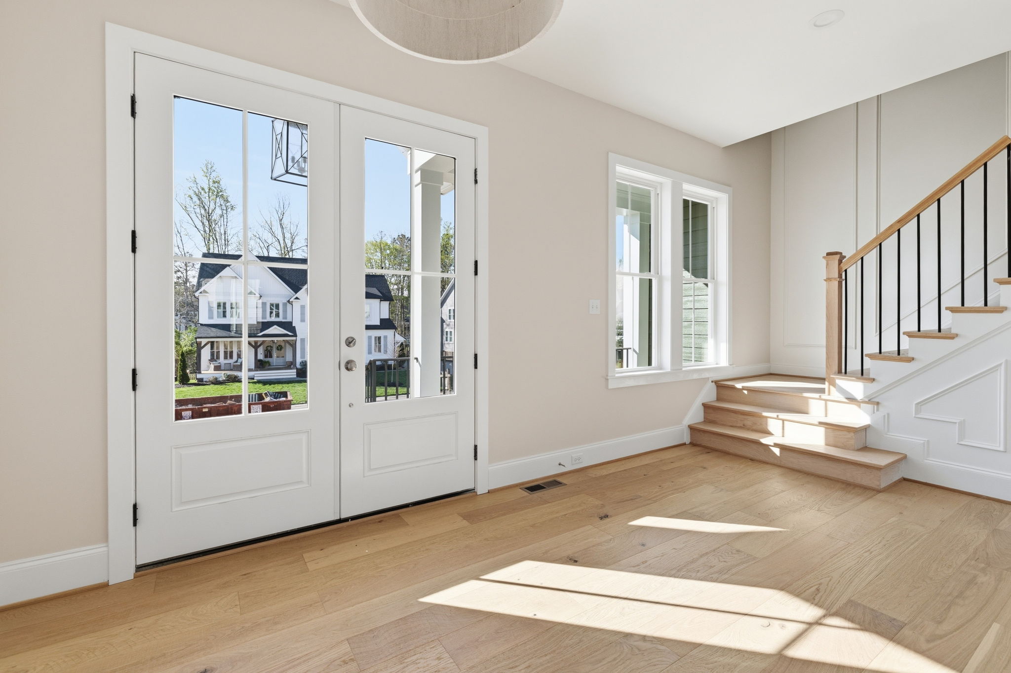Entryway into 4264 Lake Summer Loop